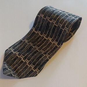 Van Heusen Black and Gold Patterned Tie